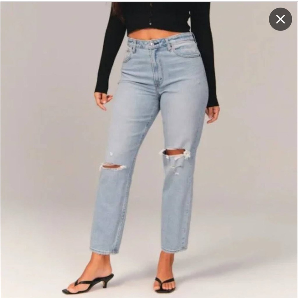 Abercrombie & Fitch High Rise Mom Jeans Ripped